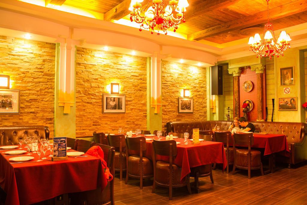 Skazka Hotel Vinnytsia Bagian luar foto