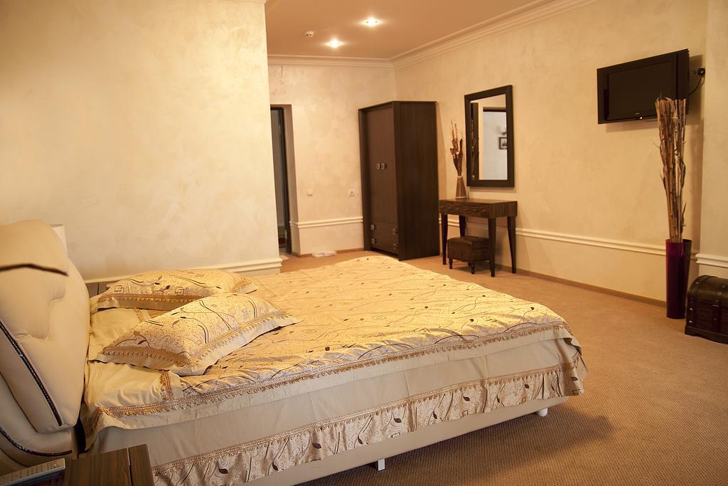Skazka Hotel Vinnytsia Bagian luar foto