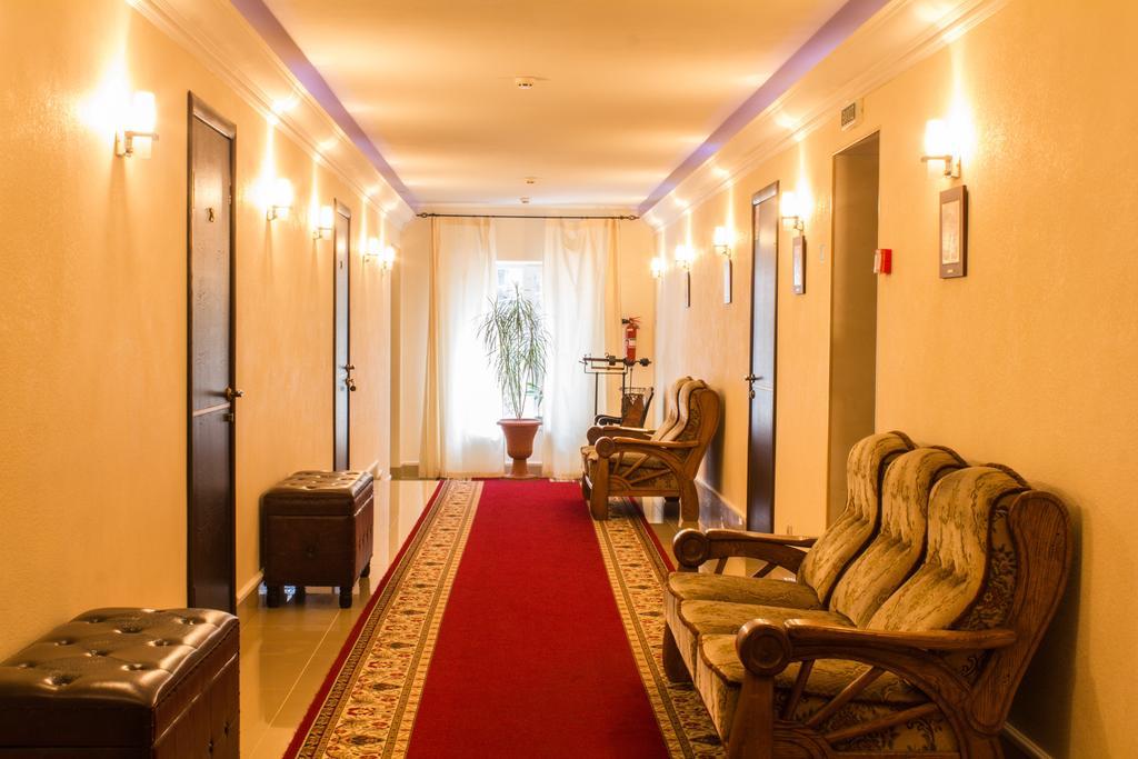 Skazka Hotel Vinnytsia Bagian luar foto