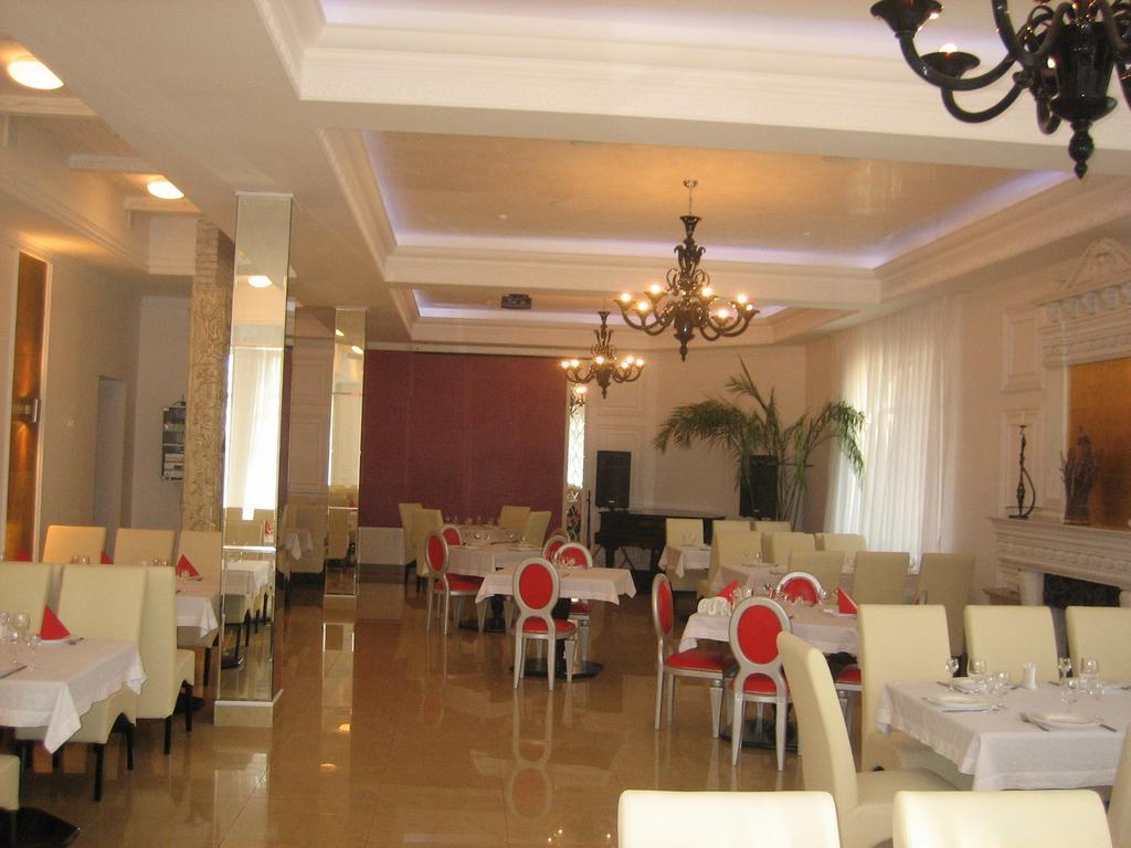 Skazka Hotel Vinnytsia Bagian luar foto